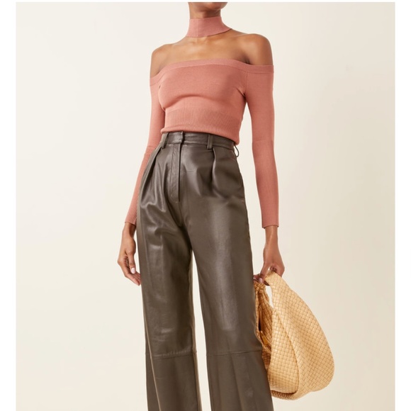 New SIMKHAI Lila Off-The-Shoulder Ribbed-Knit Top Turtleneck - Picture 3 of 6